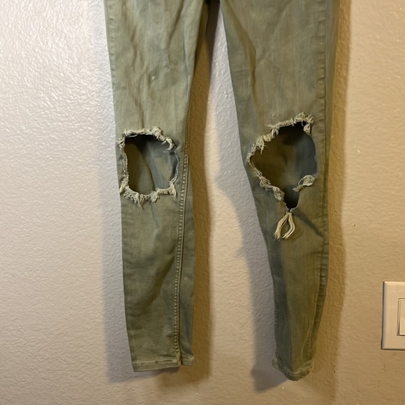 Free People Busted Knee Mid-rise Skinny Jeans in Moss 28 - Picture 5 of 6
